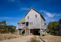 Bring your boat, water toys, & dogs. Awesome location!