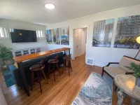 Berwyn Bungalow - Explore Chicago from a Modern, Hip Bungalow vacation home.