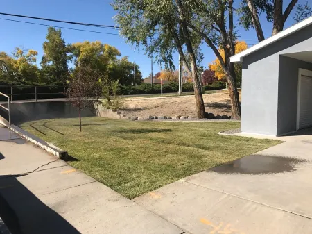 Modern Studio excellent location. Отели рядом с достопримечательностью «Университет Колорадо Меса»