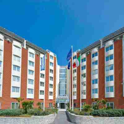 薩萊諾東部雷其諾富特飯店 Hotel Exterior