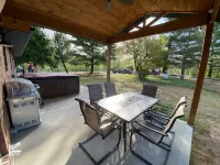 Private 4 Bedroom Home with a hot tub