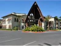 Tahiti Resort Hotels near The Arroyo Market Square