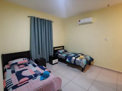 BentaraInn Roomstay @ Ulu Tiram 조파나 팜스테이 주변 호텔