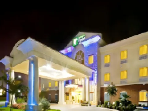 Holiday Inn Express & Suites NEW BOSTON by IHG