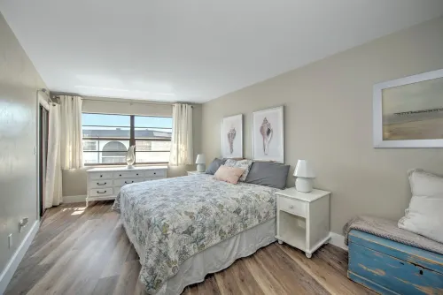 Beautiful one bedroom condo in Marco Island with so much to offer!