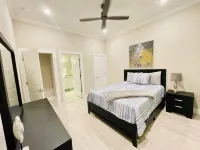 Experience Kemah in Luxury!Gorgeous, custom, brand new 3 bedroom with 3.5 baths