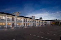 Red Roof Inn Stafford, TX Hotel dekat AMF Stafford Lanes