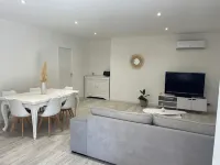 Maison Avec Jardin + Terrasse Hotels in Labruguiere