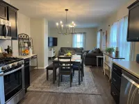 Irish Haven! Spacious 5-bedroom house with AC and WiFi! Walk to Notre Dame!