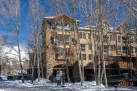Summertime! 1Br Palmyra -Mountain & Pond Views. Balcony, Parking, Fireplace