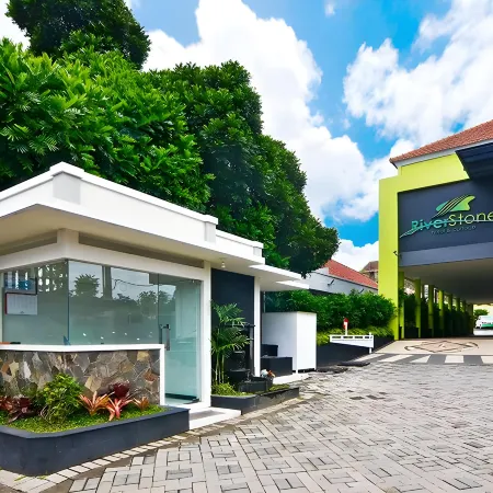 Riverstone Hotel & Cottage