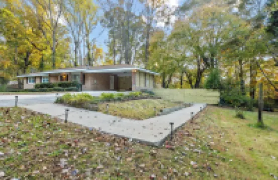 Stylish Smyrna Home Near Braves Stadium