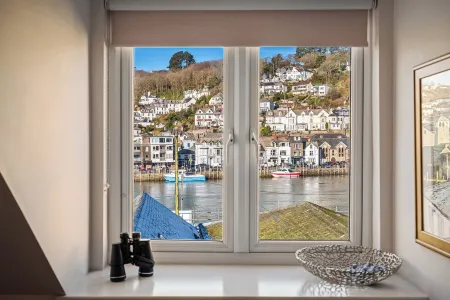 Beautiful 3 bedroom cottage in the heart of Looe