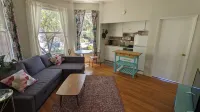 1BR in perfect Berkeley location -- patio & yard!