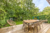 Charming House with Garden in Residence with Pool - 3-Star