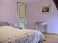 Bourg Des Comptes: cottage cellar