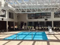Crowne Plaza LOUISVILLE AIRPORT EXPO CTR by IHG - Kolam Renang