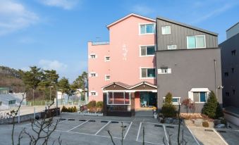 Gyeongju Cookies and Jelly Pension