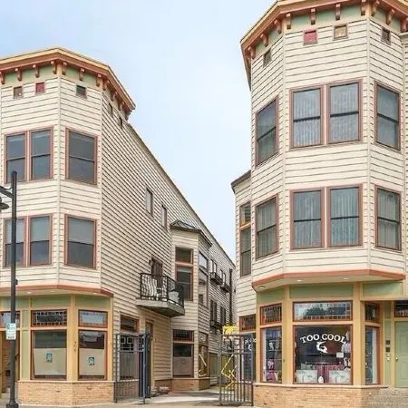 Downtown Condo in the heart of South Haven...walk everywhere, even to the beach!