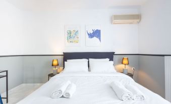 Elegant Coastal Haven Fully Renovated 3-Bedroom Apartment