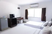 스리 춤폰 호텔