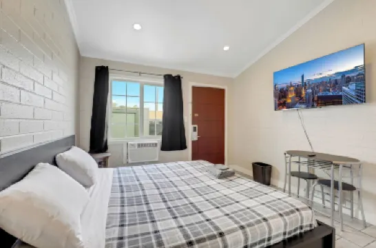 Desert Moon Motel Hotels in 