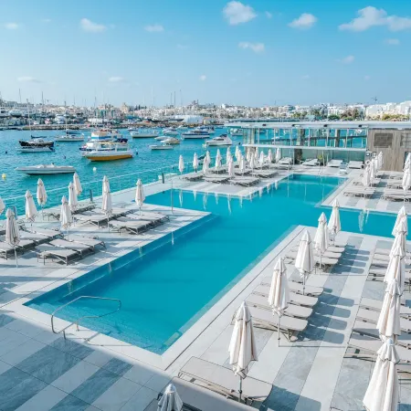 Azur Hotel by ST Hotels Отели рядом с достопримечательностью «Аудиовизуальное шоу Мальта-Экспириенс»