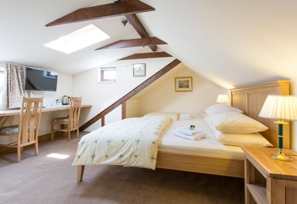 Oakwood Bed and Breakfast Heathrow - Housity