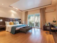 A Private Haven: Hera with Secluded Pool and Garden Hoteles en Sane