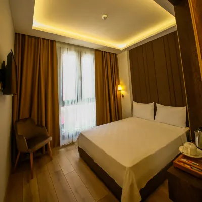 Alkan Palace Hotel Отели рядом с достопримечательностью «Ратуша»