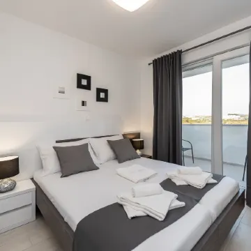 Apartments & Rooms Pool Villas Maris B
