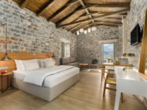 Trapela Limeni Luxury Suites Hotels in Itilo