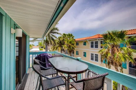 Anna Maria Island Bay Watch Bungalow Отели в г. Брадентон Бич