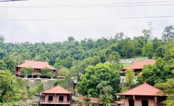 Co Lau Village
