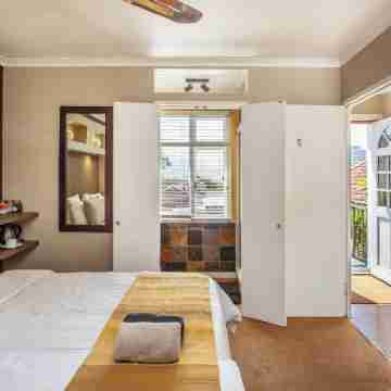 Tom's Guest House Rooms