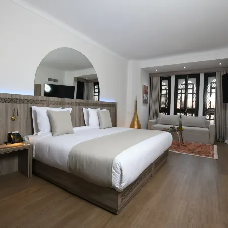 555 Hotel Clubbing Adults Only