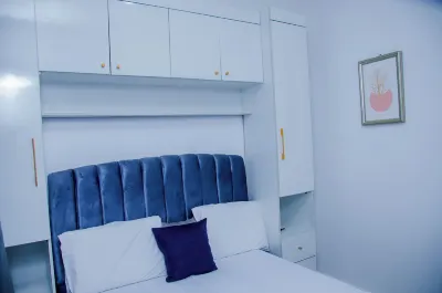 三臥室住宅，可住6人 - 帶花園、停車位、無線網 University of Ibadan附近的飯店