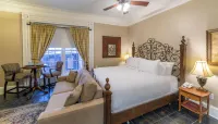 Chipman Hill Suites - Pratt House Hotels in Saint John