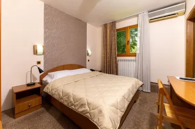 Hotel Kanet Hotels near Трговски центар СП Планет