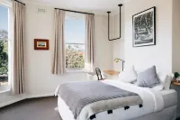 Naughtons Hotel Hotels in Brunswick