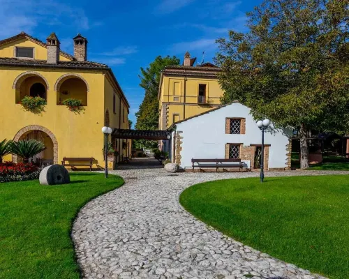 Corte dei Tini Relais & Ristorante Hotel a Teramo