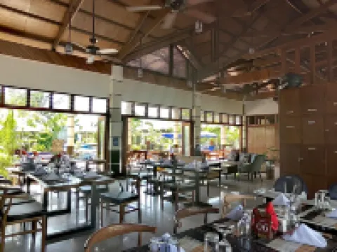 Marand Beach Resort Hotéis em Bauang