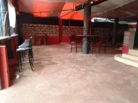 Korompoi Motel فنادق في Olooloitikosh