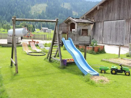 Cozy Feel Good Holiday Apartment in Leogang