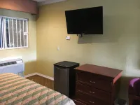 Bellflower Travel Inn Hotels in Paramount