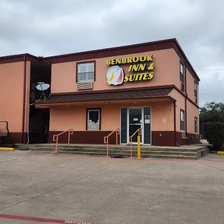 Benbrook Inn & Suites