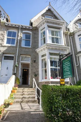 Dunedin Guest House Hotels near Penzance Promenade