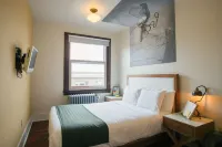 Commodore Hotel Hotels in Astoria