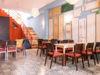Tilia Hostel Hotels in Faro