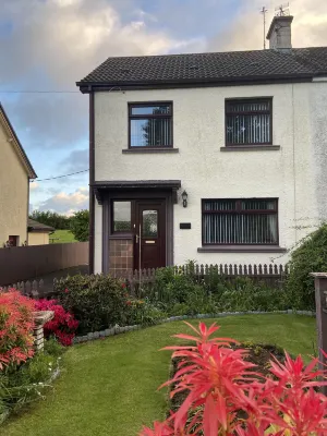 Minnie's Cottage Hotel in zona Joey Dunlop Memorial Garden